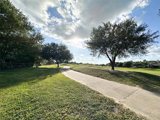 Building Photo - 16422 Red Crest Dr