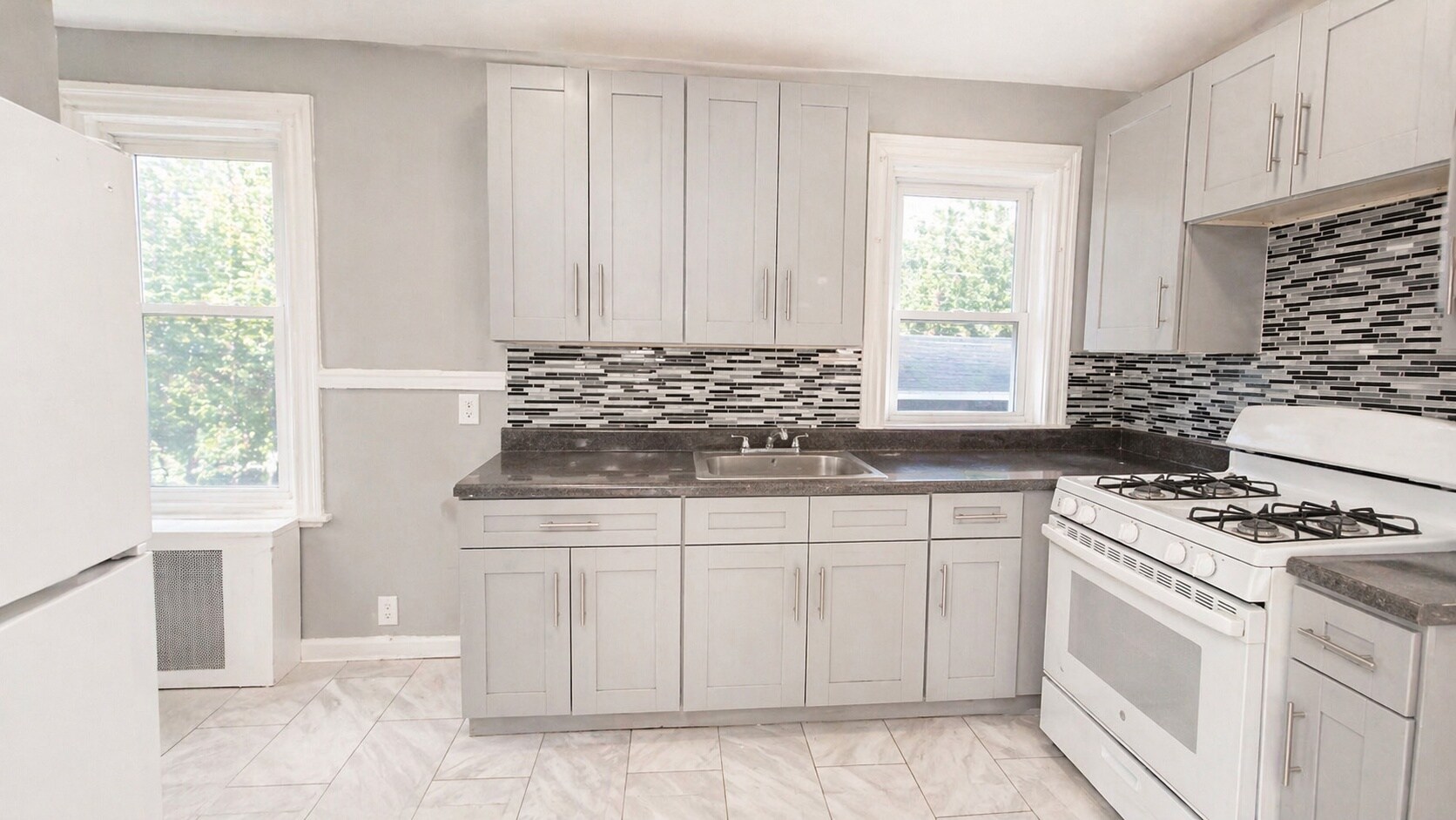 KITCHEN - 37 Blum St