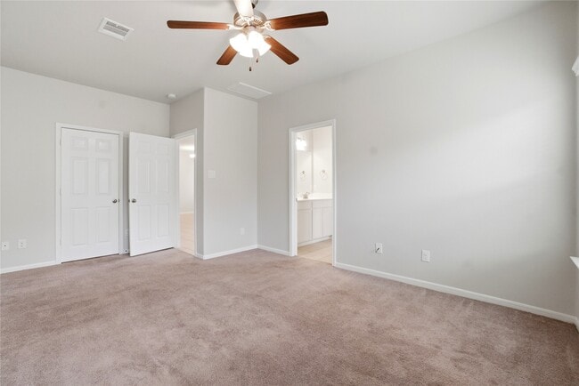 Building Photo - 116 Camelot Pl Ct