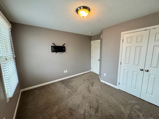 Building Photo - Move-In Ready Wexford Home Featuring Modern Updates and an Attached Two-Car