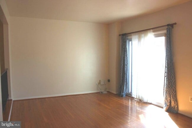 Building Photo - 7438 Ardglass Dr