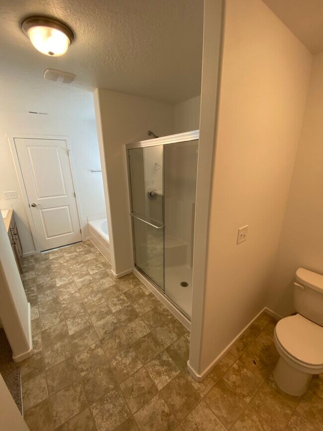 Building Photo - Stunning 3 Bed 2 Bath Rancher in Spokane V...