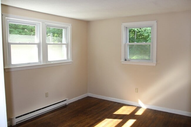 Building Photo - 15 Conant St
