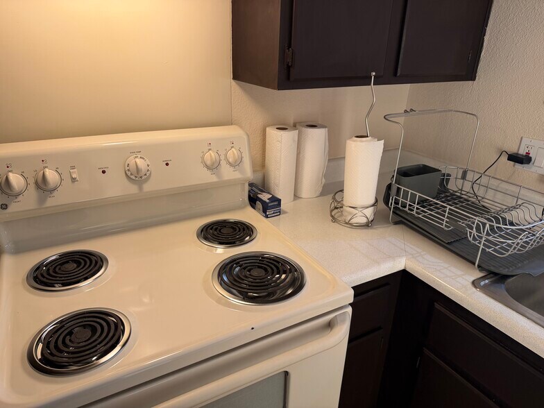 Building Photo - 8889 Caminito Plaza Centro