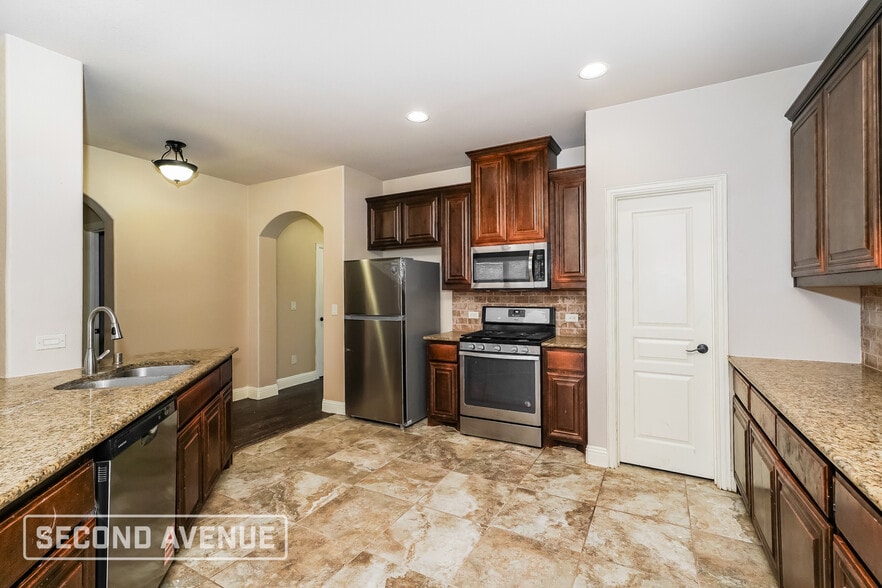 Building Photo - 401 Bamborough Dr