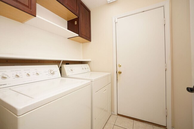 Building Photo - Great Location in Fort Walton Beach