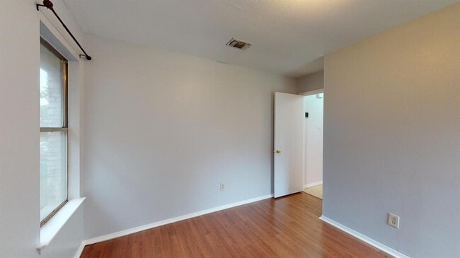 Building Photo - 7611 Lunar Dr