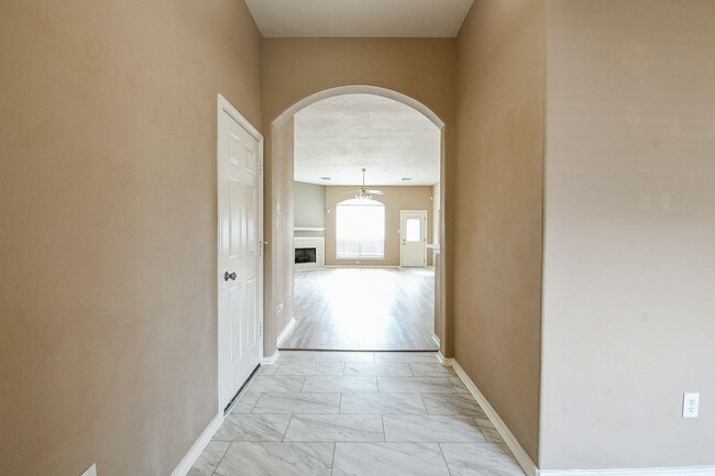 Building Photo - 5104 Big Spring Dr