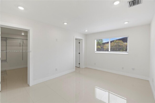 Building Photo - 10501 SW 53rd St