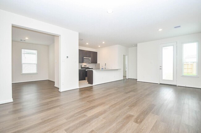 Building Photo - 25230 Benroe St