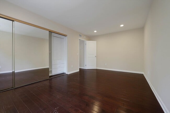 Building Photo - 4041 Alonzo Ave