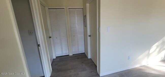 Building Photo - 556 Titus St