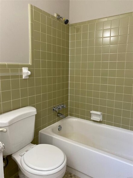 Building Photo - 306 Oakwild Dr