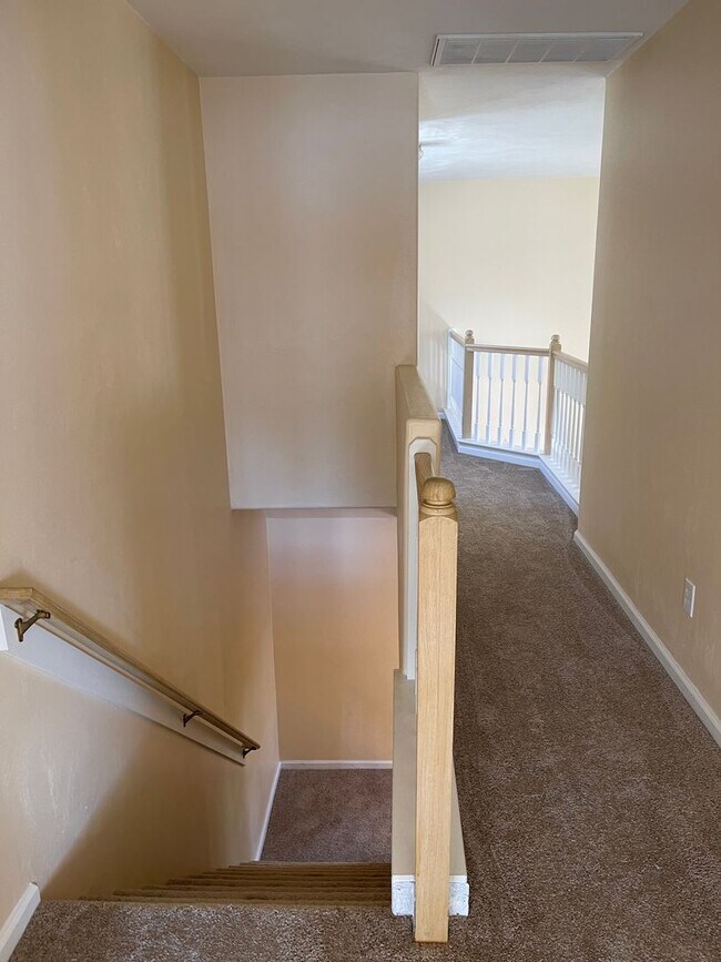 Building Photo - Lovely Lakefront Home in Virginia Beach