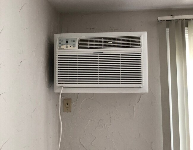 Building Photo - 226 Swanson Rd