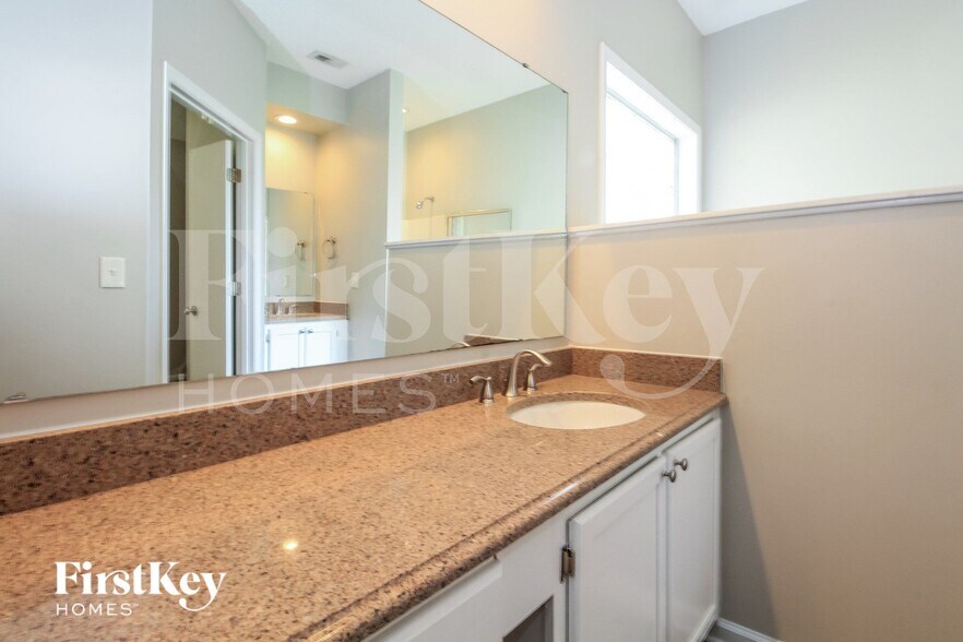 Building Photo - 4101 Chimney Springs Ct