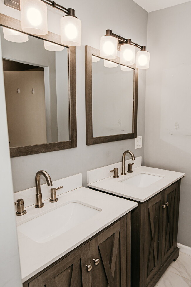 Building Photo - 3-Bedroom with 2 Full Baths Home in Charleston – Spacious 1,752 Sq