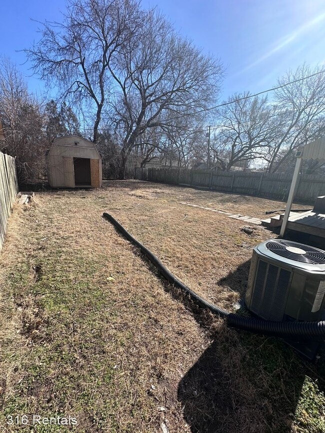 Building Photo - 3 br, 1 bath House - 806 S Beverly Dr