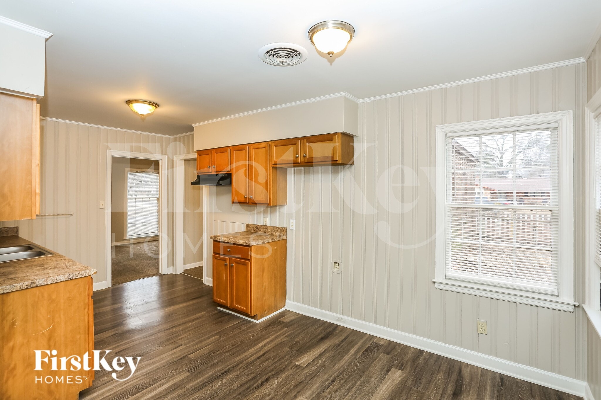 Building Photo - 3900 Hermitage Dr