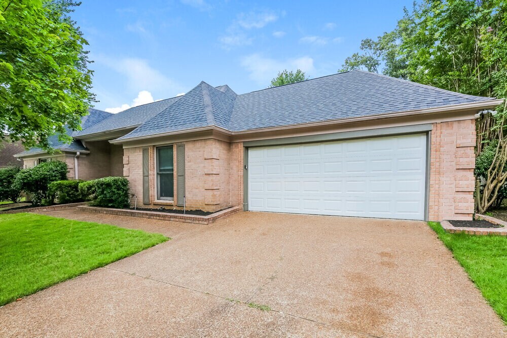 Building Photo - 8730 Raspberry Ln