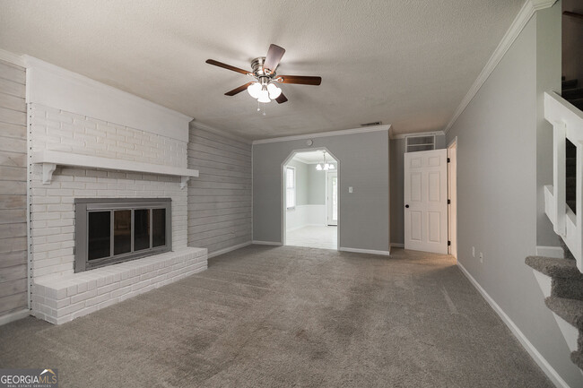Building Photo - 115 Shadow Moss Dr