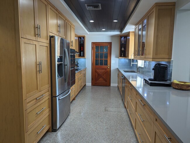 Building Photo - 3701 Ibis Dr