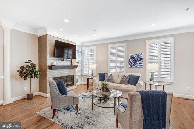 Building Photo - 17 Alexander St