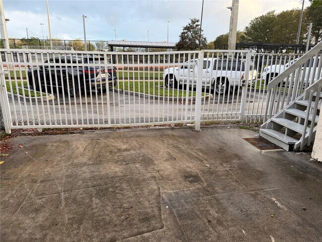 Building Photo - 2160 SW 17th St