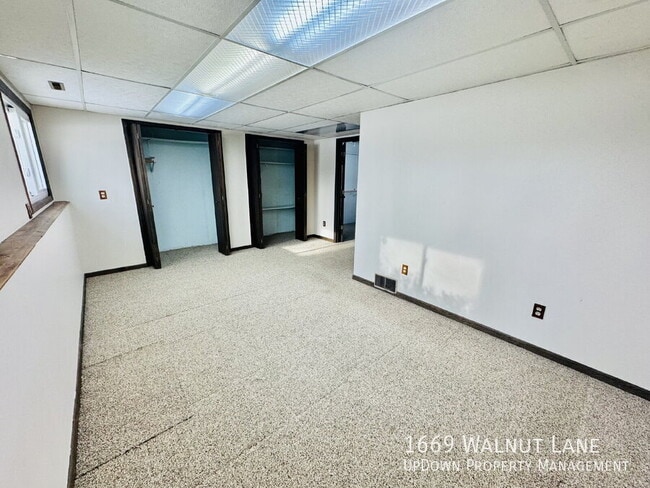 Building Photo - 1669 Walnut Ln