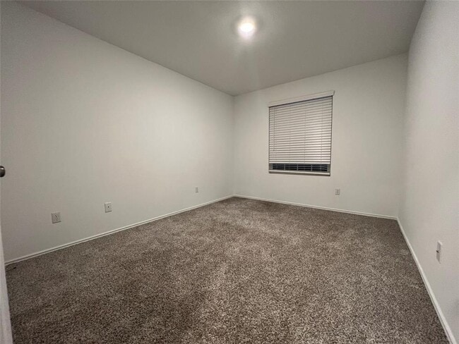 Building Photo - 115 Vintage Dr