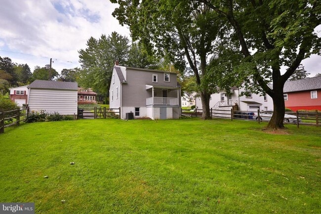 Building Photo - 732 N Tyson Ave