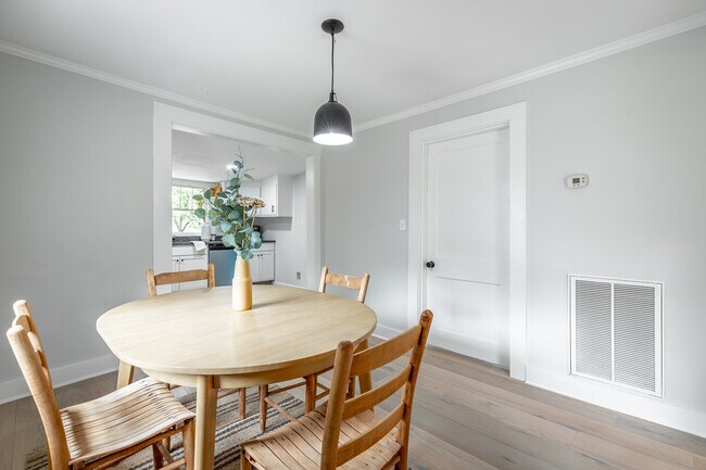 Dining ROom - 219 Vreeland St