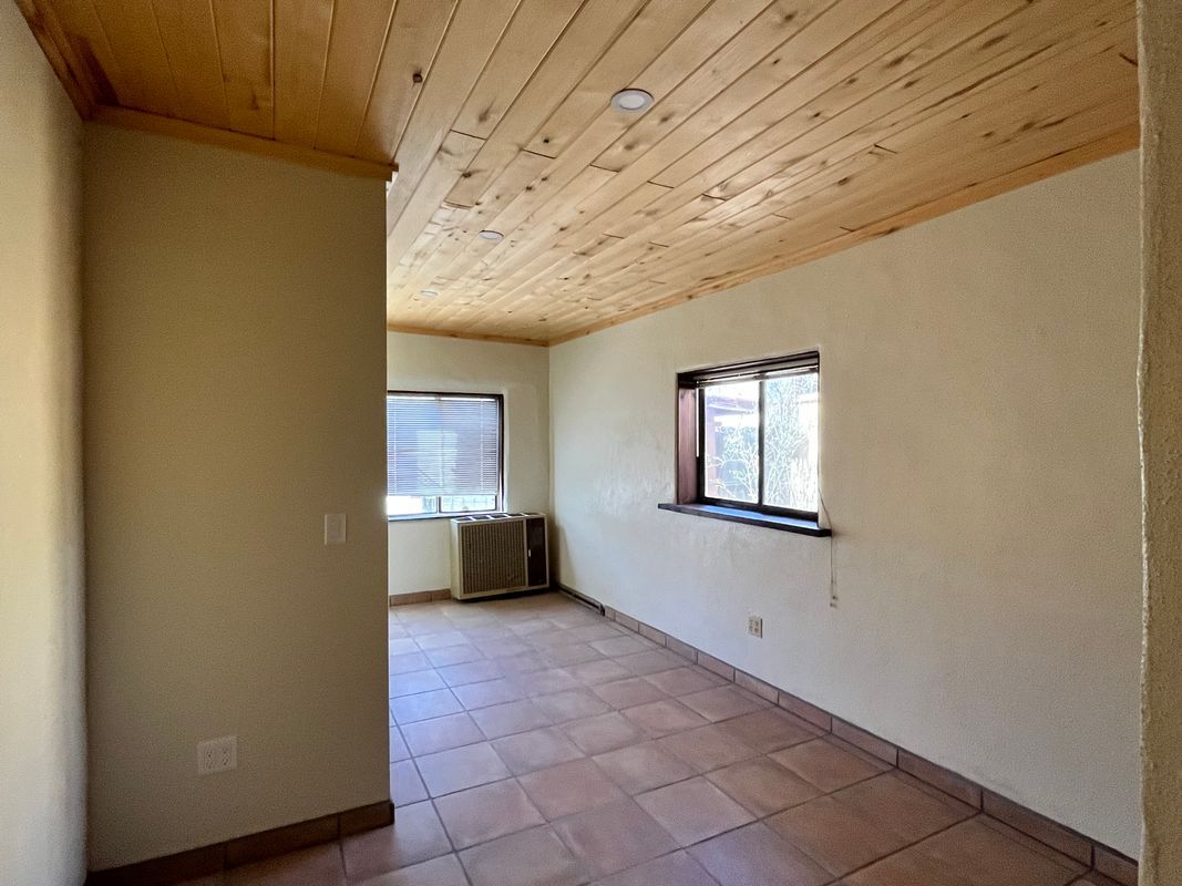 Building Photo - 410 Liebert St