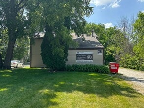 Building Photo - 321 Stanton Ave