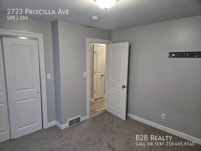 Building Photo - 2723 Priscilla Ave