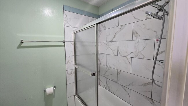 Building Photo - 6634 Briar Glade Dr
