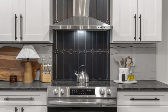 Building Photo - 286 Taylor Ave