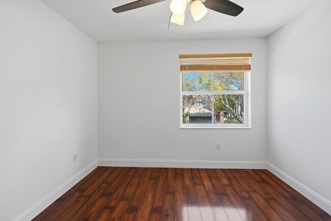 Building Photo - 17170 SW 49th Pl