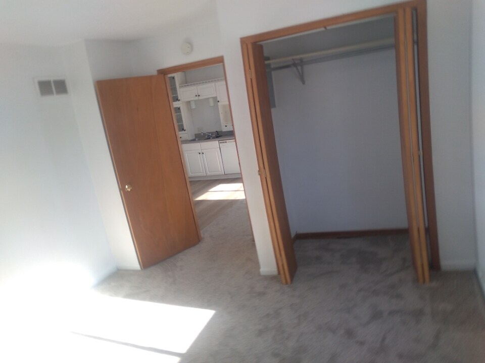 Building Photo - 813 N Cody Rd