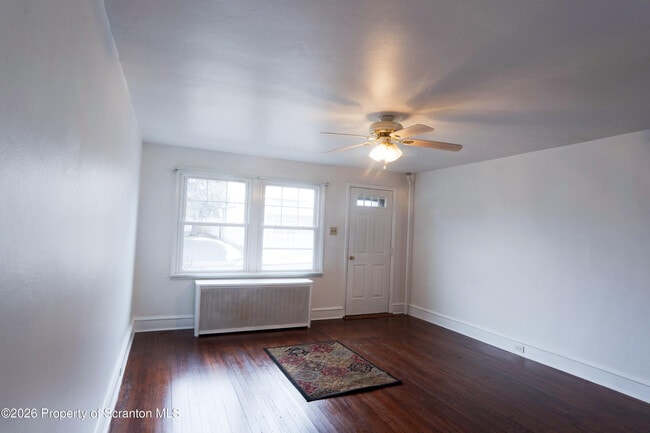 Building Photo - 118 E Carey St