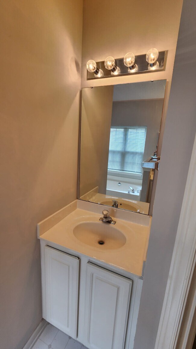 Building Photo - 5908 Solitude Way