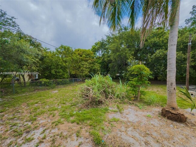 Building Photo - 535 NE 133rd St