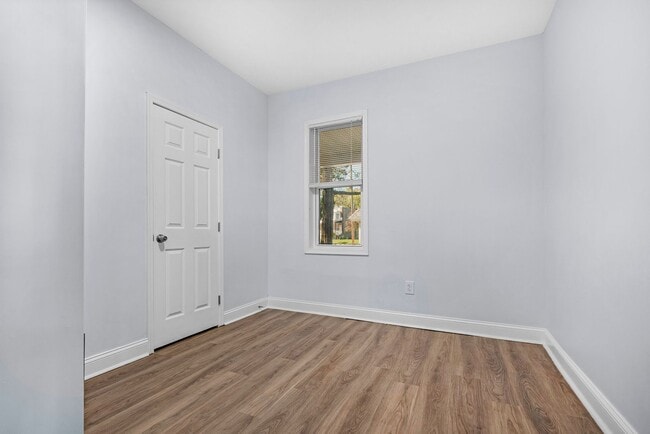 Building Photo - 3501 Oakmont Ave