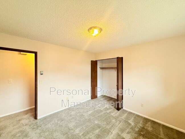 Building Photo - 1335 Z St