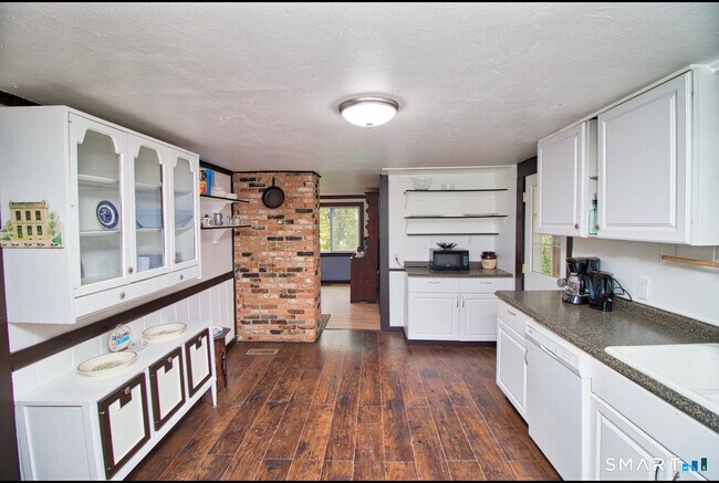 Building Photo - 15 Lower Rd