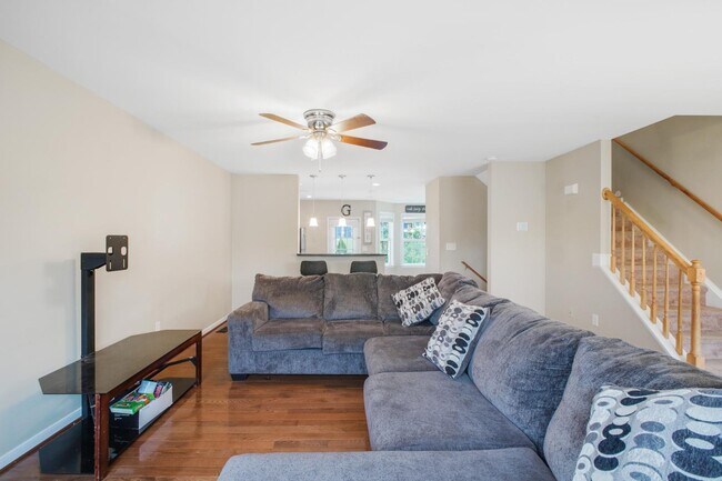 Building Photo - 405 Donelson Loop