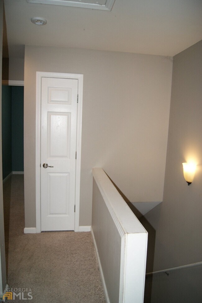 Building Photo - 2754 Deerwood Ln