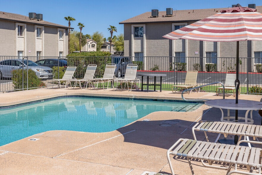 2 Sparkling Pools - Cactus Trail