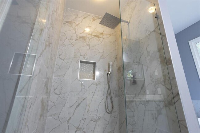 Building Photo - 4871 Pinnacle Dr