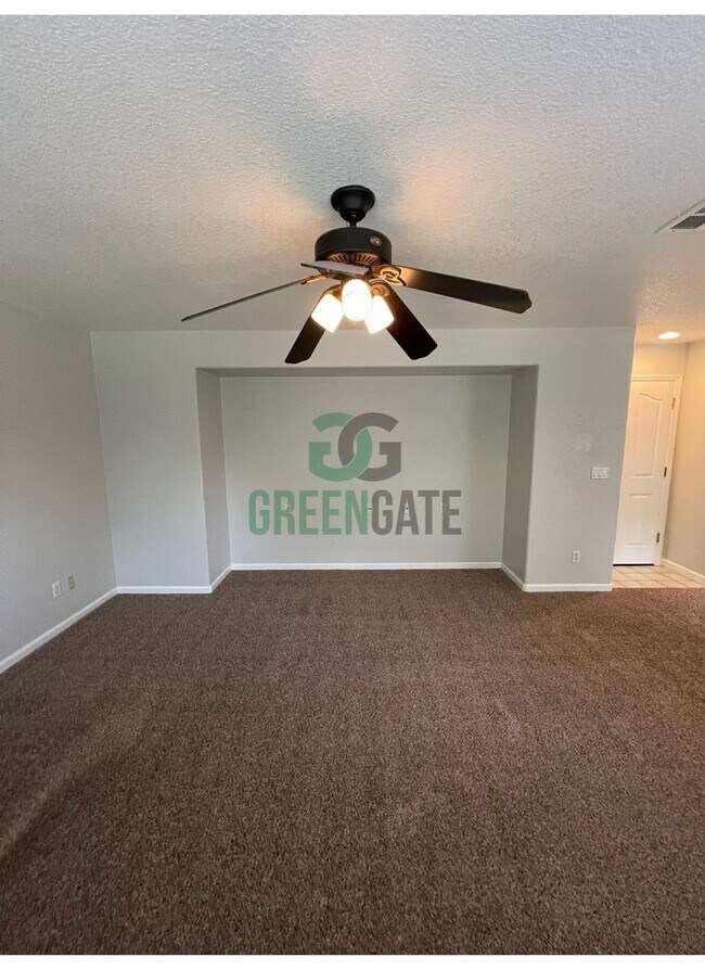 Building Photo - Two story 4 bedroom, 2.5 bath home in Stockton! AVAILABLE NOW!!